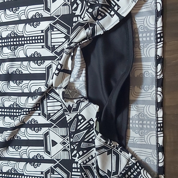 Abstract dress - Picture 3 of 4